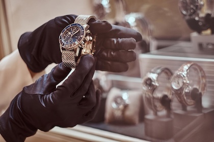turboly-Strategi Efektif Menjaga Customer Loyalty di Luxury Watch Shop